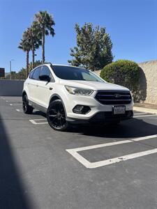 2017 Ford Escape SE   - Photo 1 - Riverside, CA 92505