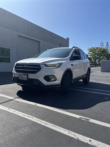 2017 Ford Escape SE   - Photo 2 - Riverside, CA 92505