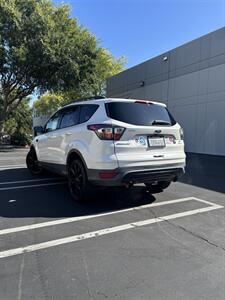 2017 Ford Escape SE   - Photo 3 - Riverside, CA 92505