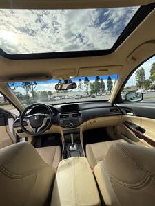 2010 Honda Accord Crosstour EX-L w/Navi   - Photo 8 - Riverside, CA 92505