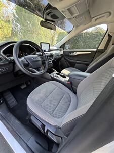 2021 Ford Escape SE   - Photo 5 - Riverside, CA 92505