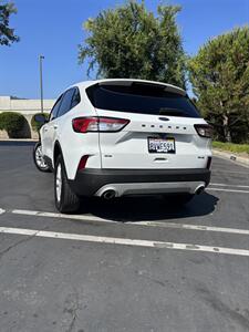 2021 Ford Escape SE   - Photo 3 - Riverside, CA 92505