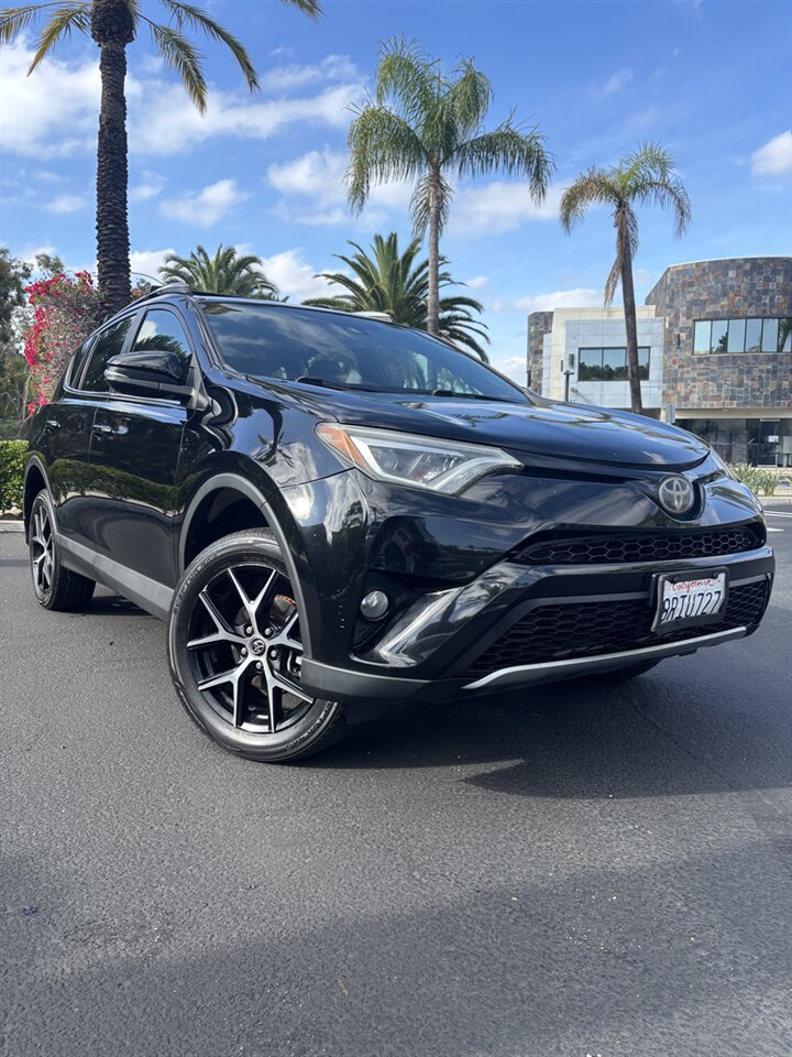 2017 Toyota RAV4 SE   - Photo 1 - Riverside, CA 92505