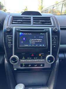 2014 Toyota Camry SE   - Photo 10 - Riverside, CA 92505