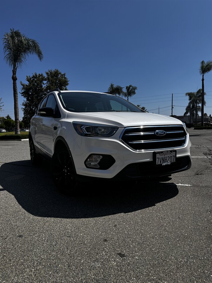 2017 Ford Escape Titanium - Photo 1 - Riverside, CA 92505