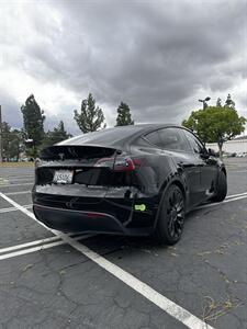 2023 Tesla Model Y Performance - Photo 4 - Riverside, CA 92505