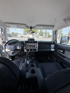 2007 Toyota FJ Cruiser 4wd - Photo 9 - Riverside, CA 92505