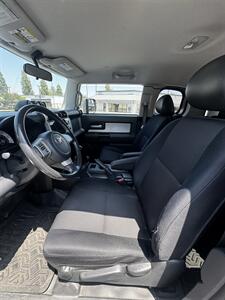 2007 Toyota FJ Cruiser 4wd - Photo 7 - Riverside, CA 92505