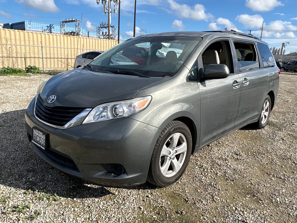2011 Toyota Sienna LE 8-Passenger   - Photo 1 - Riverside, CA 92505