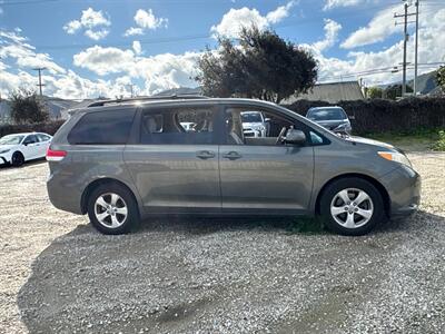2011 Toyota Sienna LE 8-Passenger - Photo 4 - Riverside, CA 92505