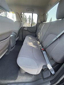2011 Nissan Frontier SV V6 - Photo 9 - Riverside, CA 92505