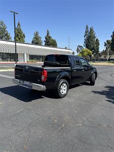 2011 Nissan Frontier SV V6 - Photo 5 - Riverside, CA 92505