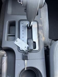 2011 Nissan Frontier SV V6 - Photo 14 - Riverside, CA 92505