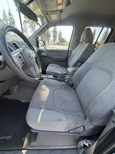 2011 Nissan Frontier SV V6 - Photo 8 - Riverside, CA 92505