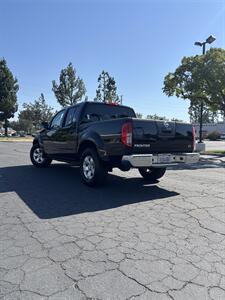2011 Nissan Frontier SV V6 - Photo 4 - Riverside, CA 92505