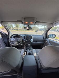 2011 Nissan Frontier SV V6 - Photo 10 - Riverside, CA 92505