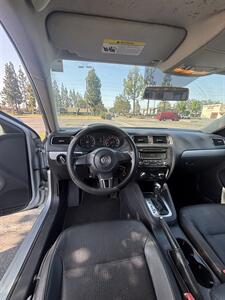 2013 Volkswagen Jetta SE PZEV   - Photo 13 - Riverside, CA 92505