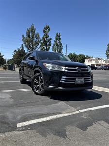 2017 Toyota Highlander LE   - Photo 1 - Riverside, CA 92505