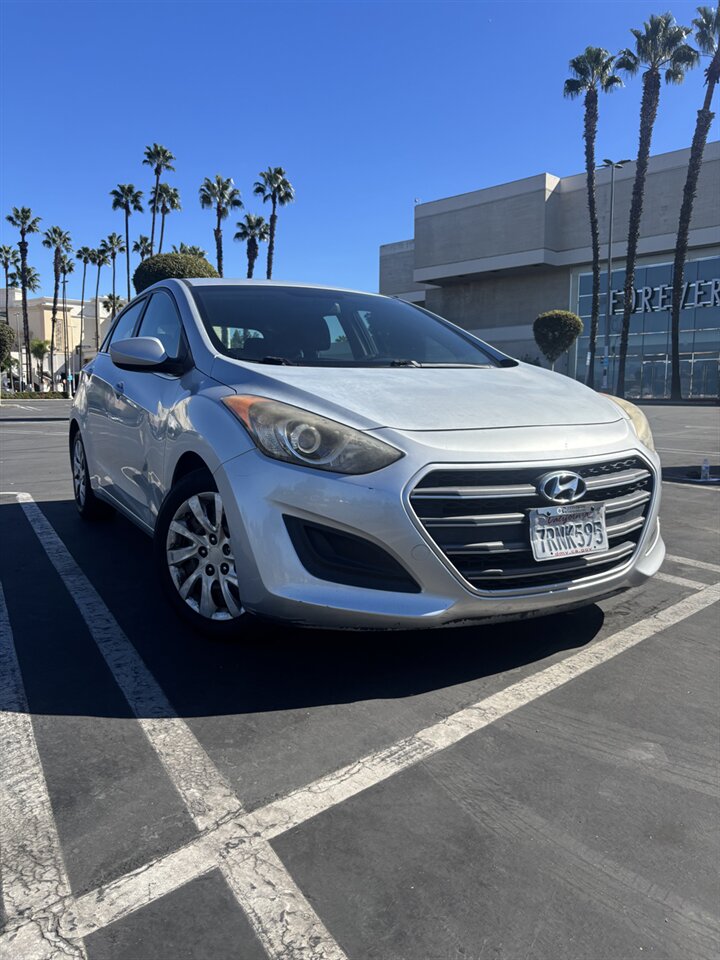 2016 Hyundai ELANTRA GT   - Photo 1 - Riverside, CA 92505