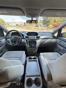 2016 Honda Odyssey SE   - Photo 8 - Riverside, CA 92505