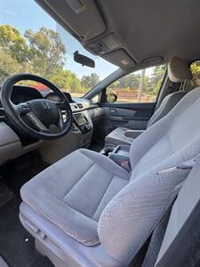 2016 Honda Odyssey SE   - Photo 5 - Riverside, CA 92505
