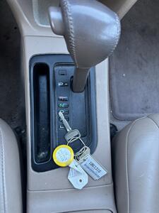 1996 Toyota Avalon XL - Photo 11 - Riverside, CA 92505