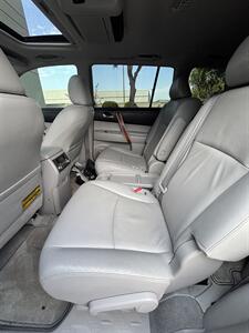 2010 Toyota Highlander Limited   - Photo 7 - Riverside, CA 92505