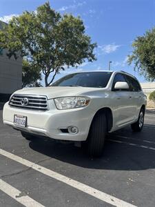 2010 Toyota Highlander Limited   - Photo 2 - Riverside, CA 92505