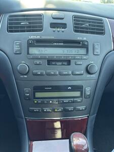 2003 Lexus ES 300   - Photo 5 - Riverside, CA 92505