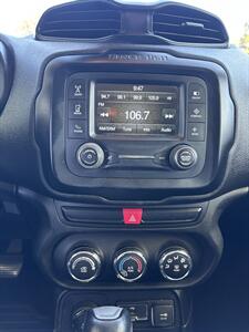 2015 Jeep Renegade Latitude 4x4   - Photo 11 - Riverside, CA 92505