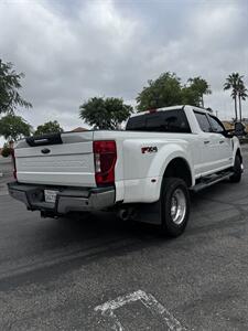 2020 Ford F-350 Super Duty Lariat   - Photo 3 - Riverside, CA 92505