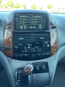 2007 Toyota Sienna XLE Limited 7-Passenger - Photo 15 - Riverside, CA 92505