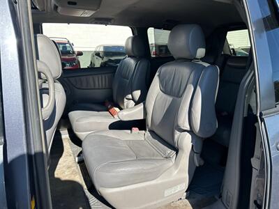 2007 Toyota Sienna XLE Limited 7-Passenger   - Photo 8 - Riverside, CA 92505