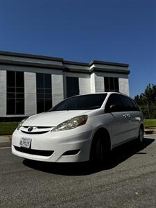 2007 Toyota Sienna LE 7-Passenger   - Photo 2 - Riverside, CA 92505