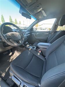 2015 Kia Sorento LX   - Photo 5 - Riverside, CA 92505
