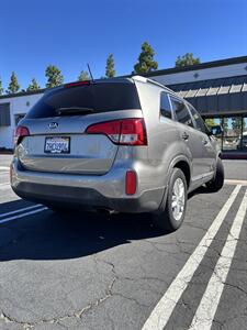2015 Kia Sorento LX   - Photo 4 - Riverside, CA 92505