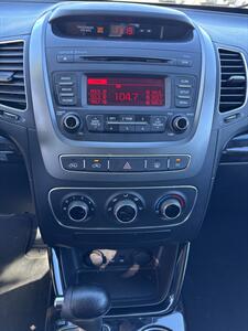 2015 Kia Sorento LX   - Photo 11 - Riverside, CA 92505