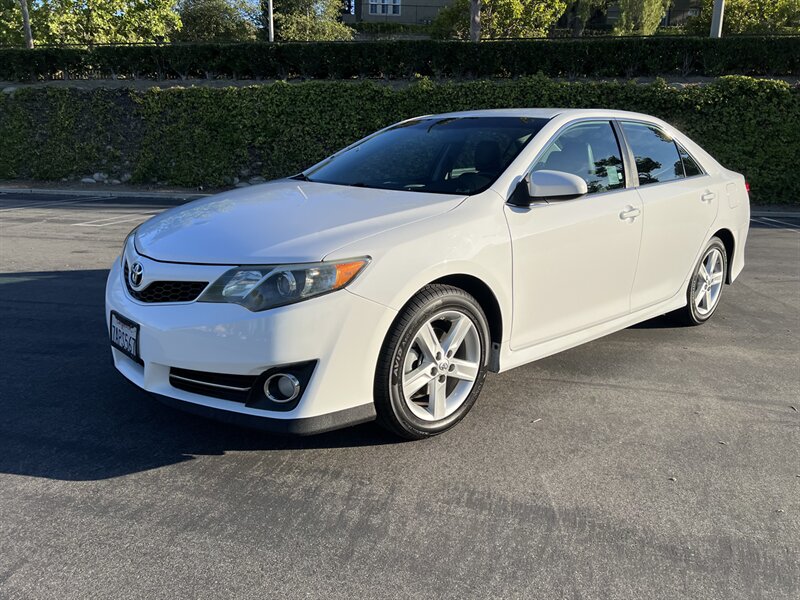 2013 Toyota Camry SE  