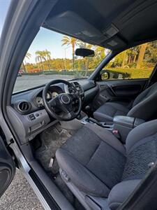 2002 Toyota RAV4   - Photo 5 - Anaheim, CA 92805