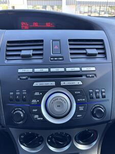 2010 Mazda Mazda3 i Touring   - Photo 14 - Riverside, CA 92505