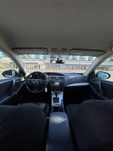 2010 Mazda Mazda3 i Touring   - Photo 8 - Riverside, CA 92505