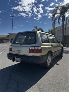 2001 Subaru Forester L   - Photo 4 - Riverside, CA 92505