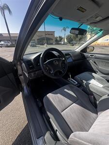2004 Honda Civic LX   - Photo 5 - Riverside, CA 92505