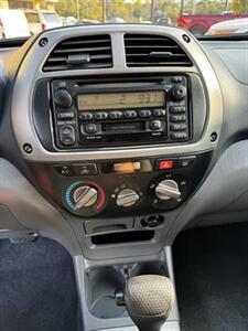 2001 Toyota RAV4   - Photo 11 - Riverside, CA 92505