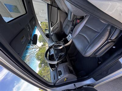 2011 Hyundai ELANTRA Limited   - Photo 7 - Riverside, CA 92505