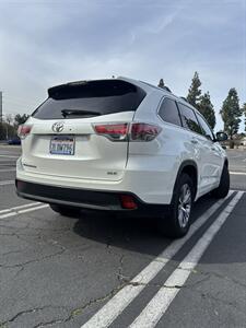 2015 Toyota Highlander XLE   - Photo 4 - Riverside, CA 92505