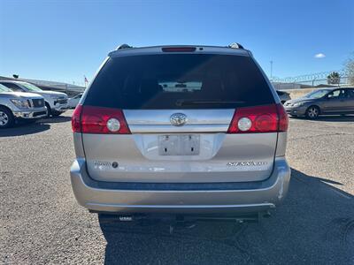 2006 Toyota Sienna XLE Limited 7 Passenger   - Photo 6 - Riverside, CA 92505