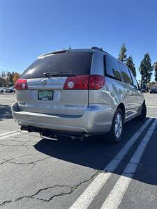 2006 Toyota Sienna XLE Limited 7 Passenger - Photo 4 - Riverside, CA 92505