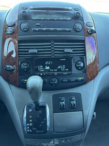 2006 Toyota Sienna XLE Limited 7 Passenger - Photo 7 - Riverside, CA 92505