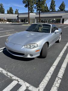 2003 Mazda MX-5 Miata SE   - Photo 2 - Riverside, CA 92505